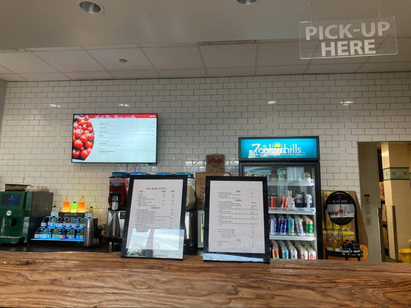 DoubleTree by Hilton at the Entrance to Universal Orlando pizza burgers pool bar