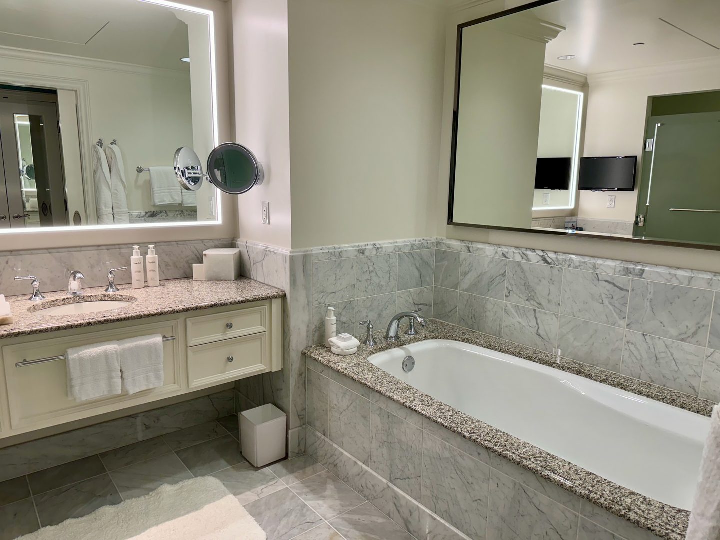 Sink, Sink Faucet, Bathing
