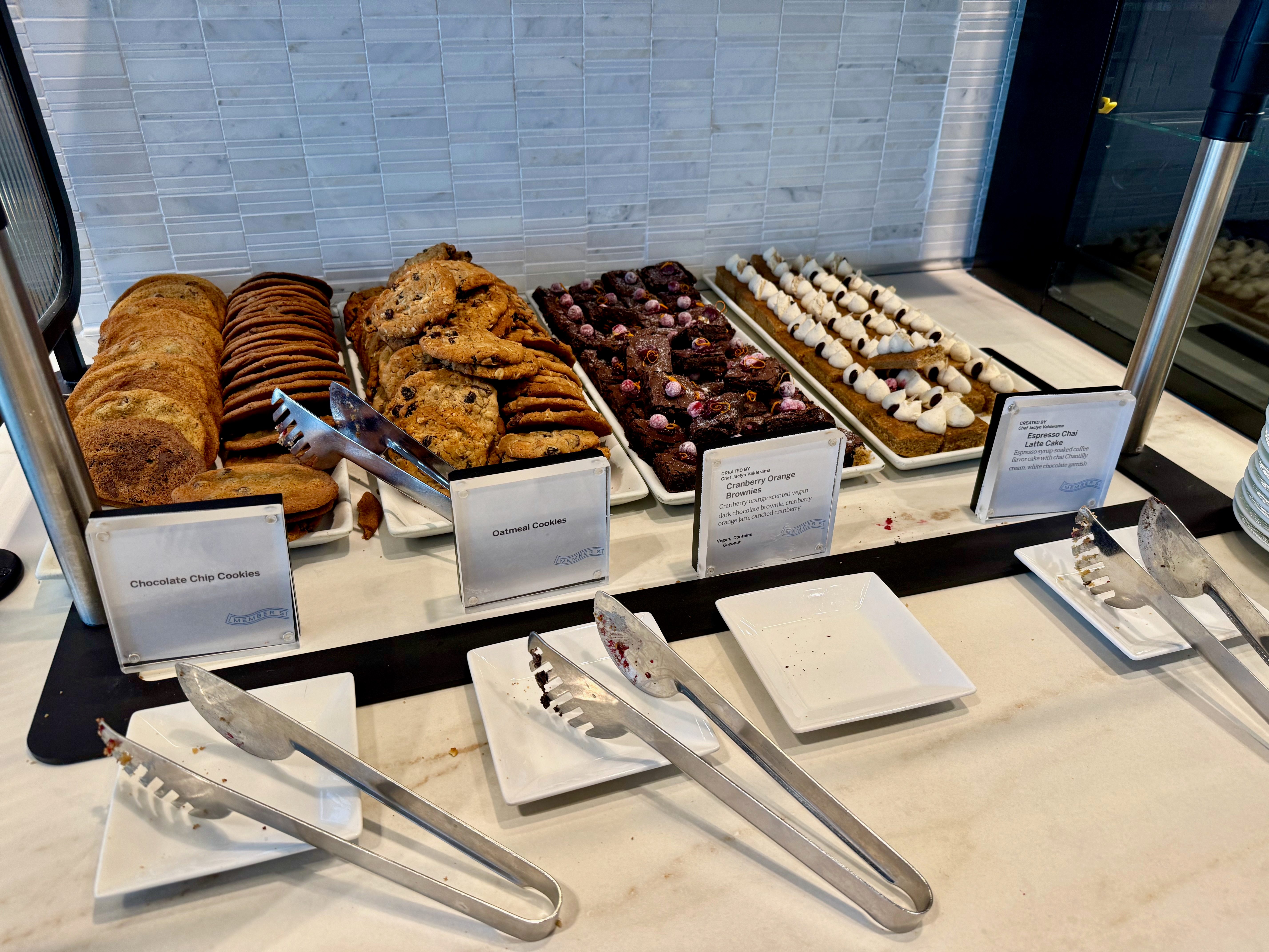 Shop, Plate, Bread