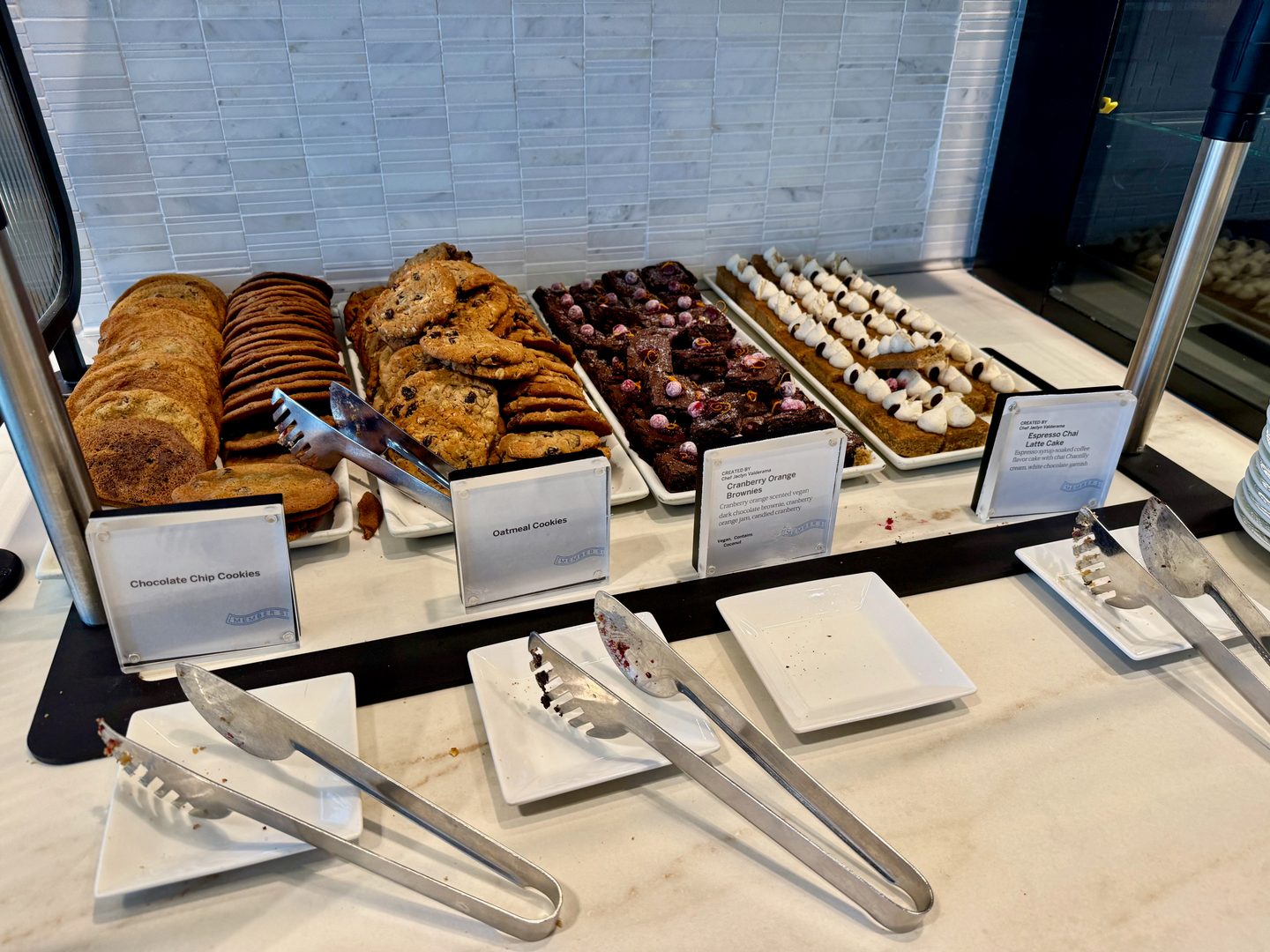 Shop, Plate, Bread