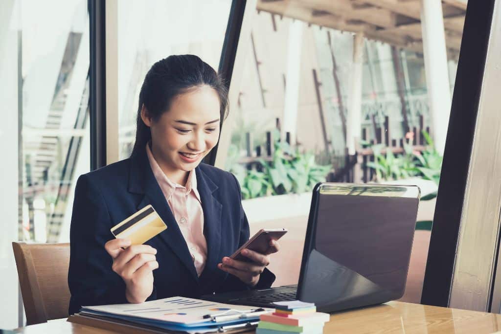 How to Avoid Bank Fees